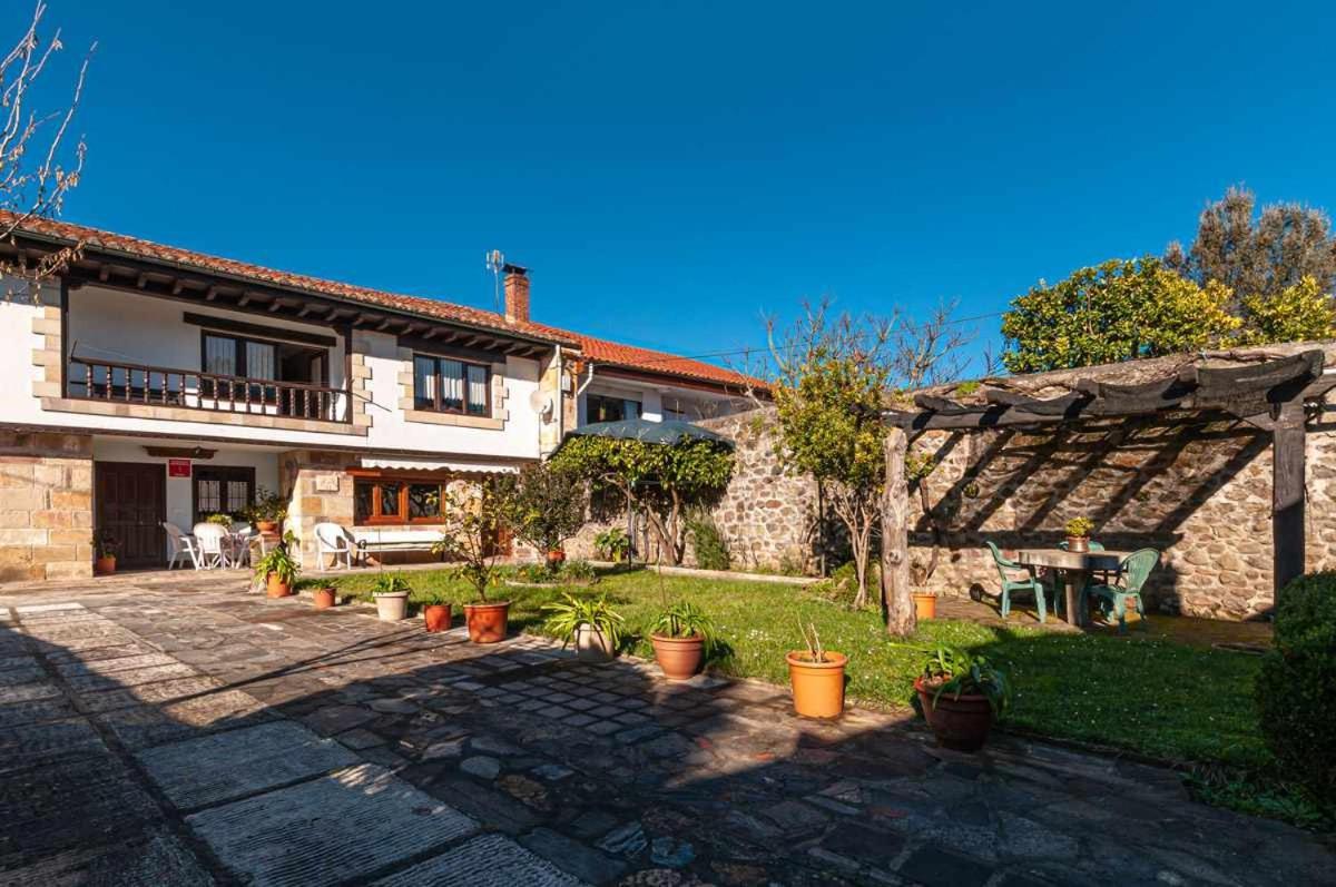 Casa rural Paco En pleno corazón de Cantabria muy cerca de la costa Carranceja Exterior foto